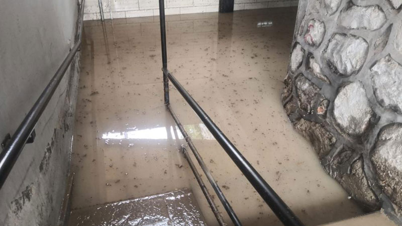 Bursa’da altgeçitler suyla doldu! Vatandaşlar zor anlar yaşadı