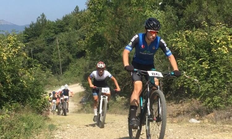 Dağ bisikletinde Bursa İnegöllü sporculardan büyük başarı Uluslararası Dağ Bisikleti yarışlarında İnegöl Belediyesi DOSTUM bisiklet takımı sporcuları,