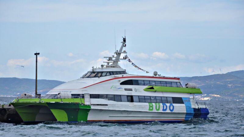 Bursa Büyükşehir Belediyesince, Bursa ile İstanbul arasında işletilen deniz otobüsü