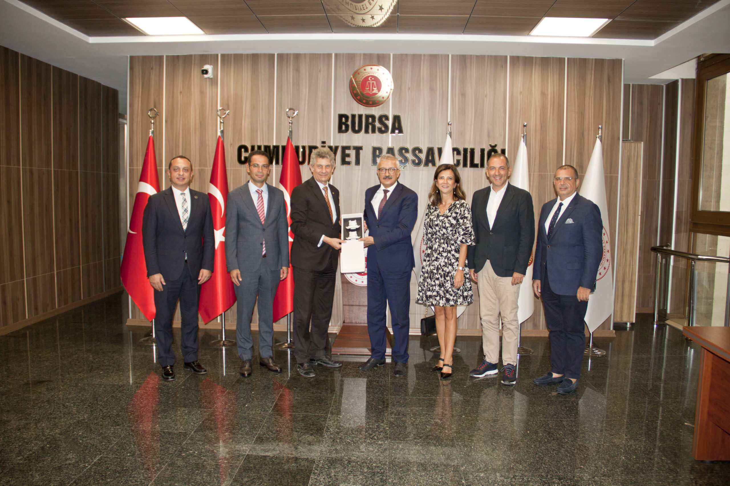 BUSİAD’dan adliye ziyareti