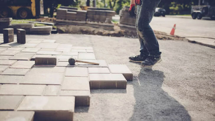 Köy yolu parke yapım işi