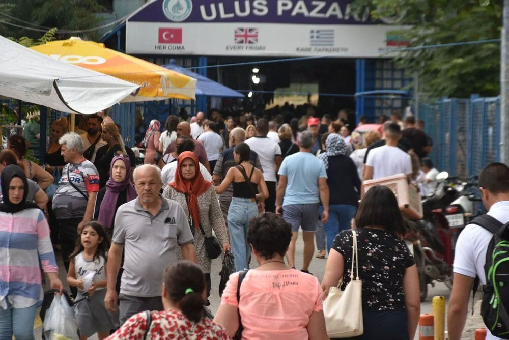 Pasaportsuz girişin ardından akın ettiler