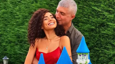 Özcan Deniz’den ‘gamzesine yandığım’ dediği sevgilisine sürpriz