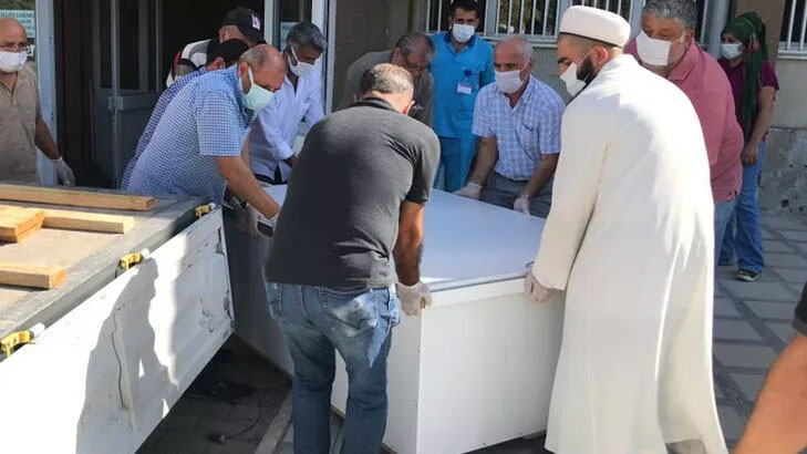 Öldüğü 5 gün sonra fark edildi! Özel tabut ile taşındı