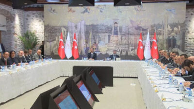 Bakan Kasapoğlu ile Bakan Nebati, TFF ve Kulüpler Birliği ile bir araya geldi