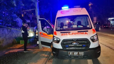 Kaldırımda tavuk döner yerken feci şekilde can verdi