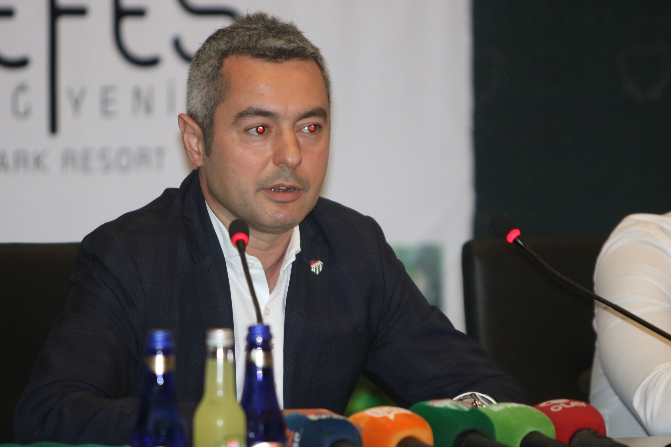 Bursaspor Başkanı Banaz’dan net mesaj; ‘Kim nasıl kızıyorsa, nasıl sövüyorsa sövsün’