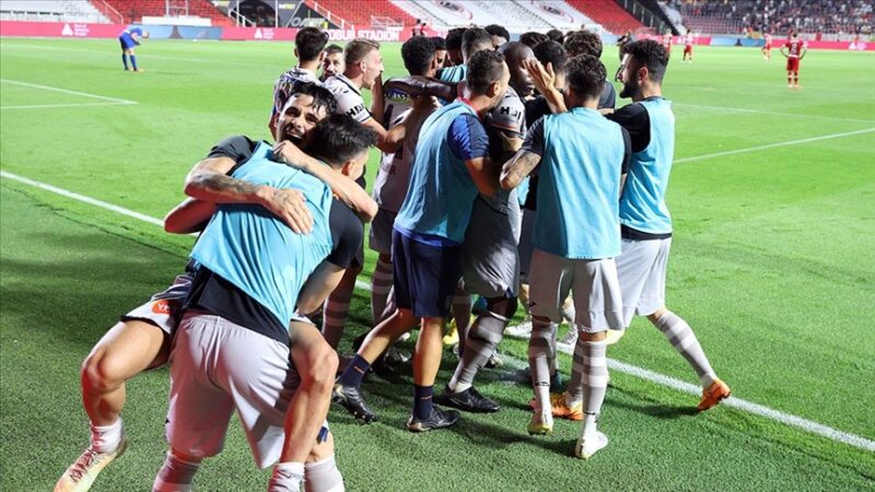 Başakşehir Konferans Ligi biletini kaptı! Medipol Başakşehir, UEFA Avrupa Konferans Ligi play-off turu rövanş maçında