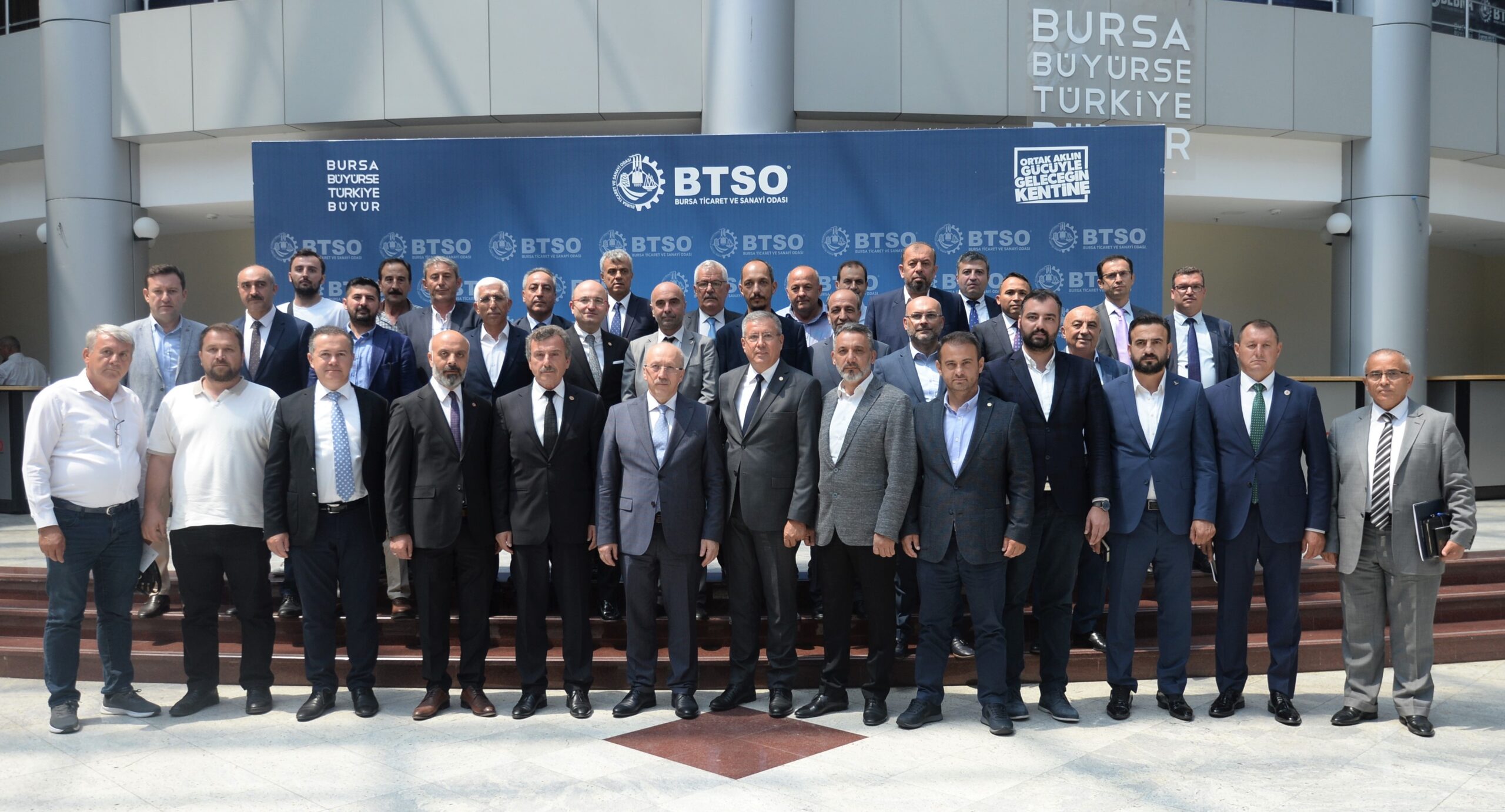 Ticaret Bakan Yardımcısı Uçarmak Bursalı firmalarla buluştu