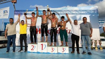 Bursa Büyükşehir Belediyesporlu güreşçilerden 2 organizasyonda 9 madalya