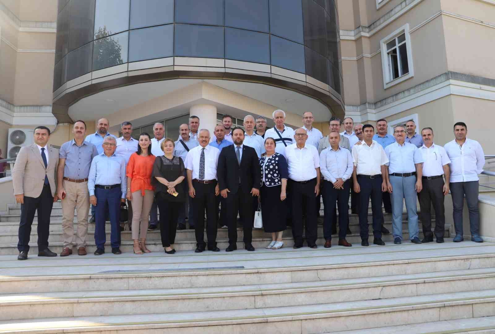 Bursa İl Milli Eğitim Müdürü Gür: Bizler yerimizde sayarsak ülkemiz yerinde sayar Bursa İl Milli Eğitim Müdürü Gür: Bizler yerimizde sayarsak ülkemiz yerinde sayar