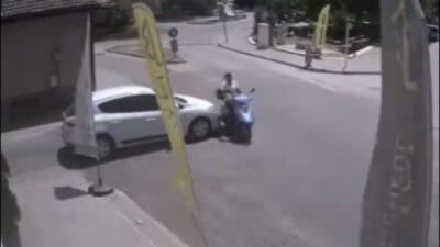 Bursa’da motosiklet kazadan kıl payı kurtuldu