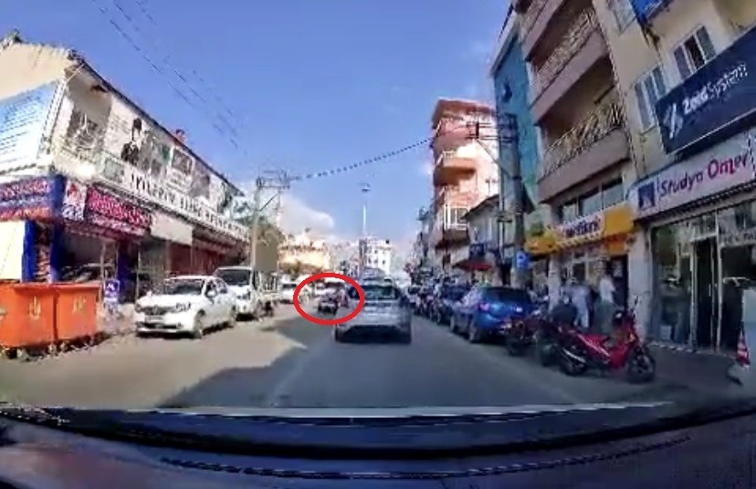 Bursa’da kaza! O anlar kamerada Bursa’da kaza! O anlar kamerada