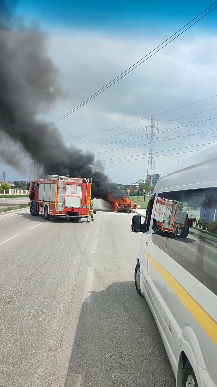 Bursa’da korku dolu anlar! Canını zor kurtardı… Bursa’da korku dolu anlar! Canını zor kurtardı…