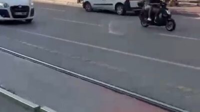 Bursa’da ters şeritten giden hafif ticari araç kameralarda