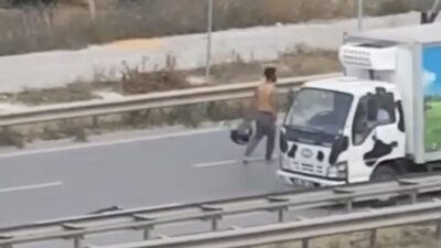 Bursa’da çevre yolunda araçların arasında ölüme meydan okudu..