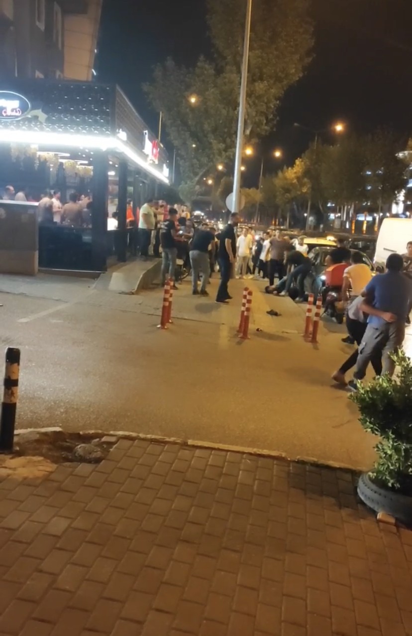 Bursa’da çorbacıda yan bakma kavgası sokağa taştı