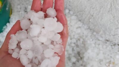 Bursa’nın dağ ilçesini dolu vurdu