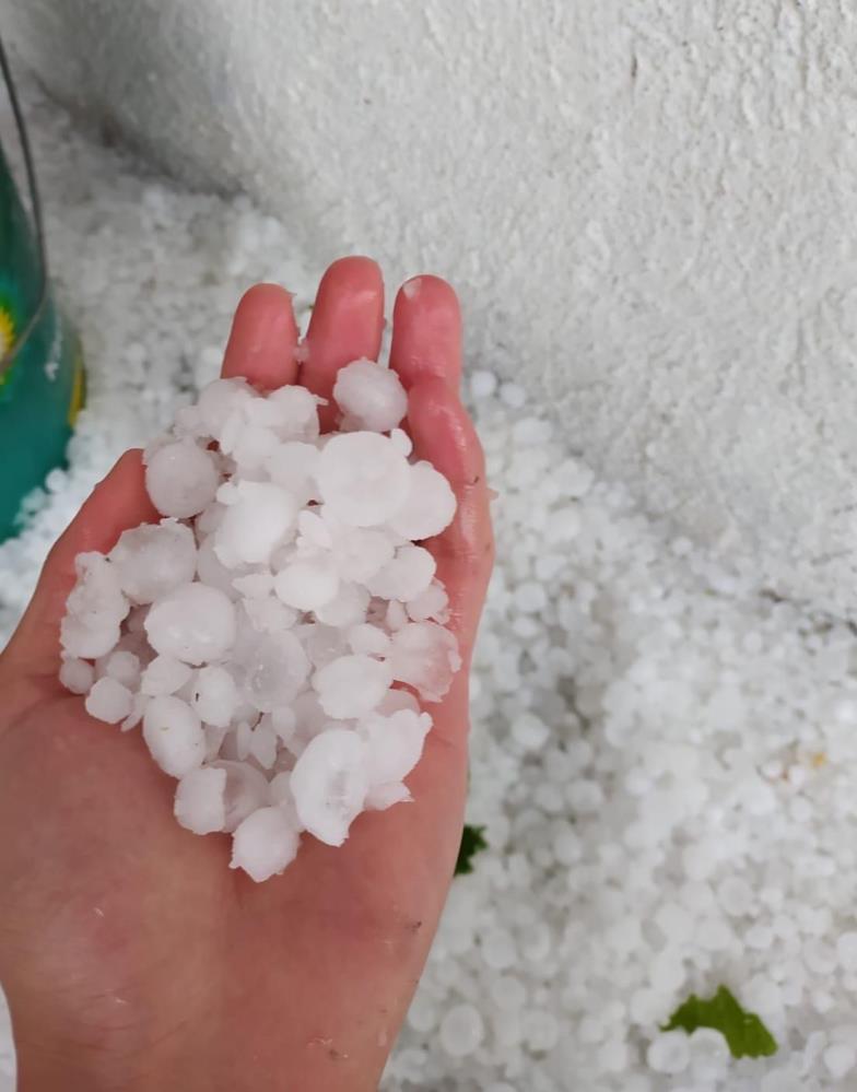 Bursa’nın dağ ilçesini dolu vurdu Bursa’nın dağ ilçesini dolu vurdu