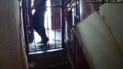 Simitçide oturan kadına iğrenç taciz! Pantolonunu indirip…