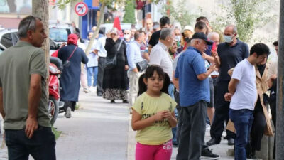 Son gün 31 Ağustos! Metrelerce kuyruk oluştu