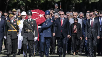 Devlet erkanından Anıtkabir ziyareti