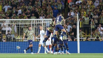 Fenerbahçe tur kapısını araladı