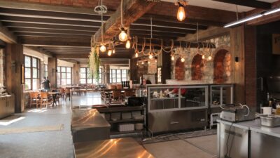 Gürsu’nun “Kırlangıç Sofrası” muhteşem manzarasında misafirlerini lezzetlerle buluşturuyor