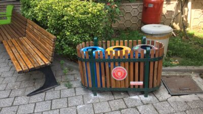 Gürsu’nun camileri geri dönüşüm kent mobilyalarıyla donatılıyor