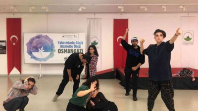 Gençler sahne tozunu Osmangazi’de yutuyor