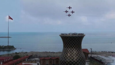 Türk Yıldızları Rize semalarında nefes kesti