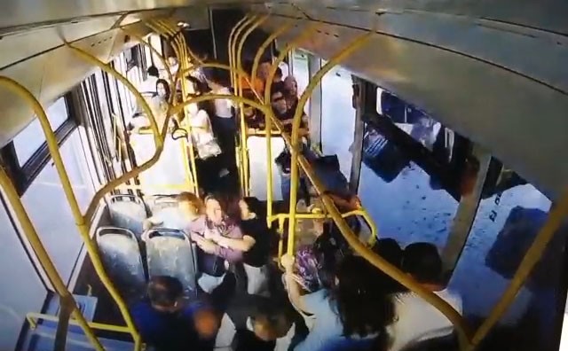 Bursa’da dehşeti yaşadılar! İşte otobüs kazasındaki kabus dolu anlar…