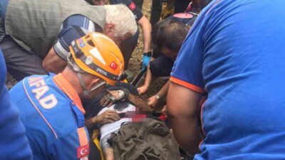 Bursa’da uçuruma yuvarlandı, yaralı şoförü AFAD kurtardı