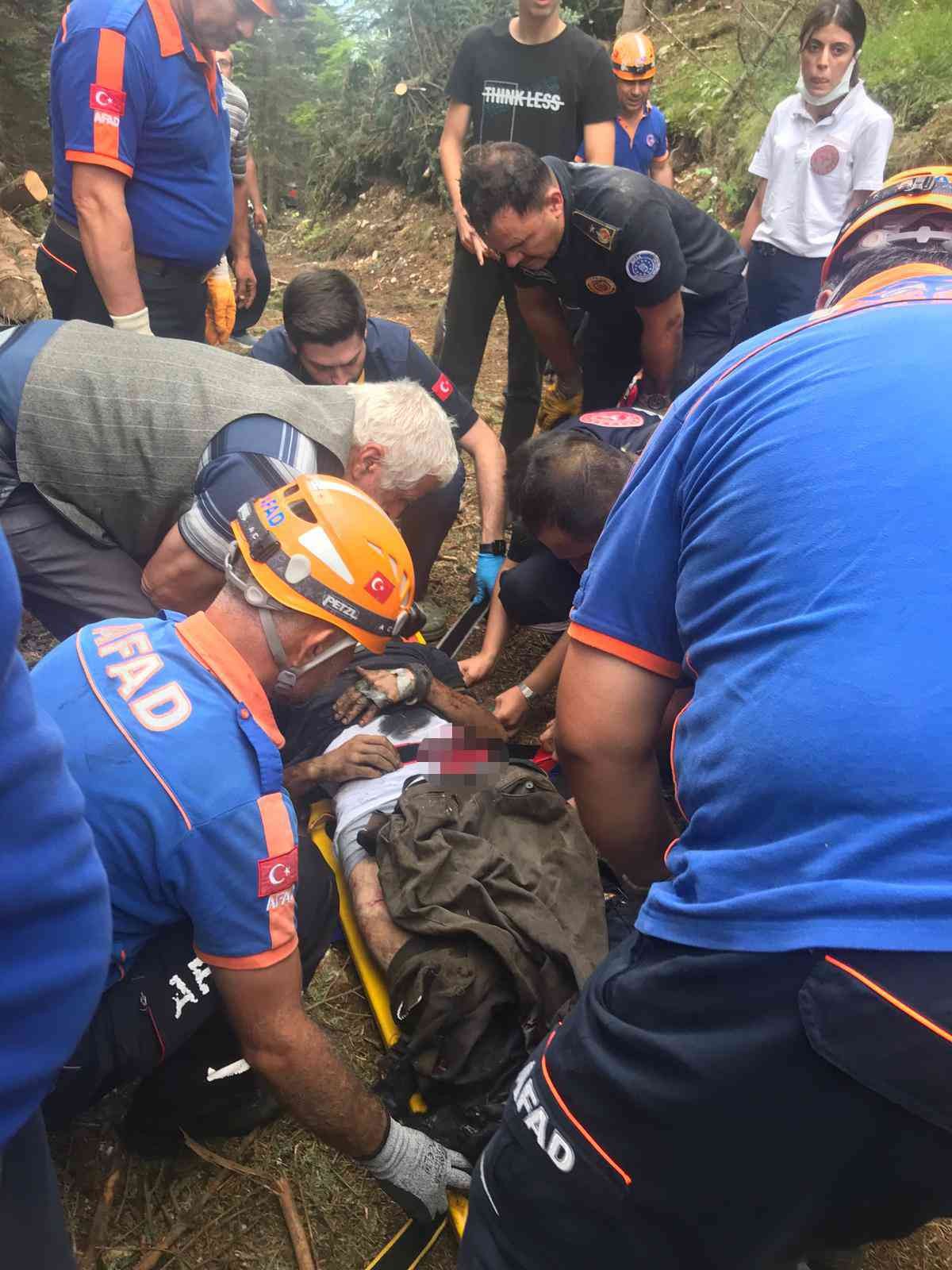 Bursa’da uçuruma yuvarlandı, yaralı şoförü AFAD kurtardı