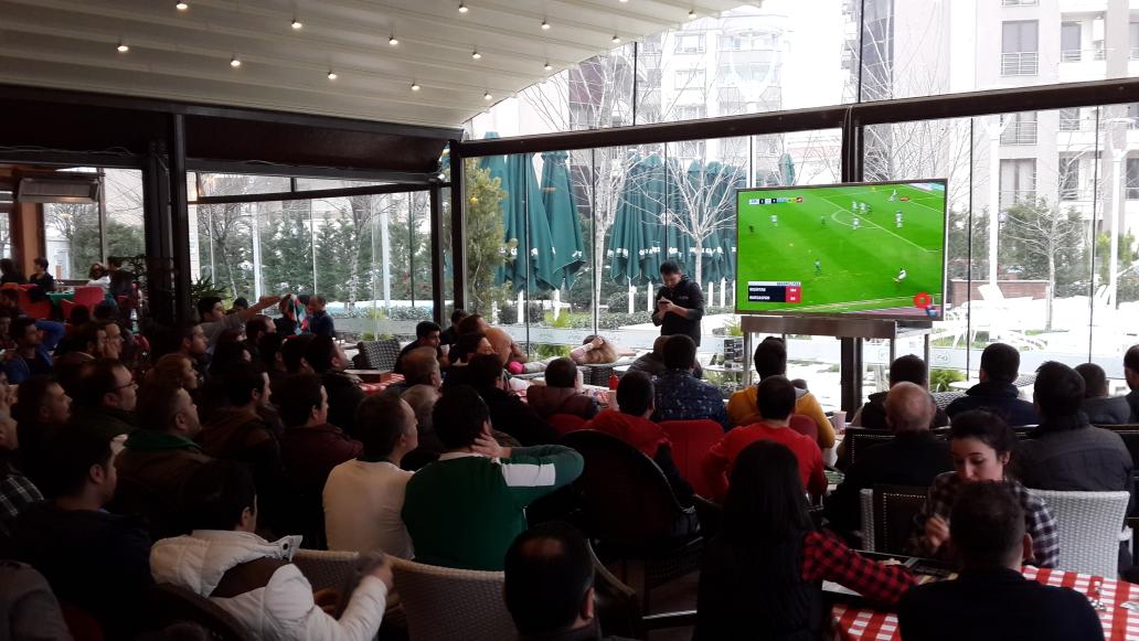 Bursa’nın ünlü mekanı Özgen’den maç yayını kararı!