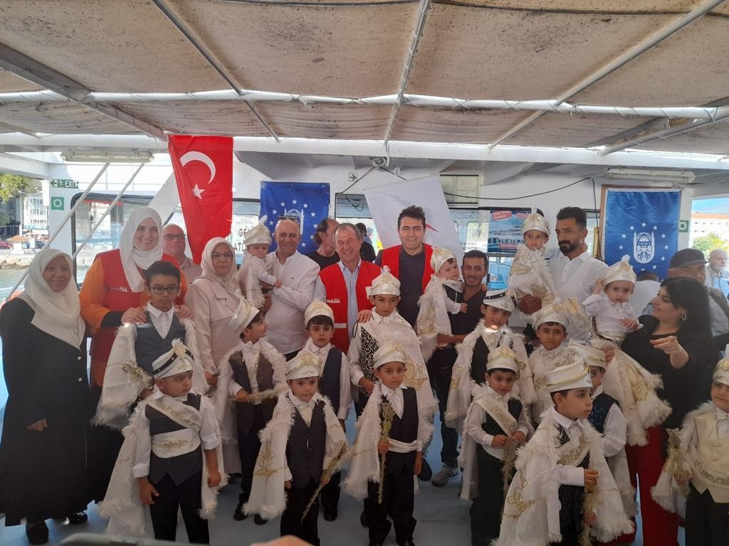 Bursa'da ‘Mavi Tur’la sünnet şöleni 1 mavi turla sunnet soleni b532570