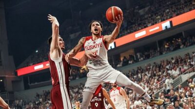 12 Dev Adam ilk eleme maçında kayıp