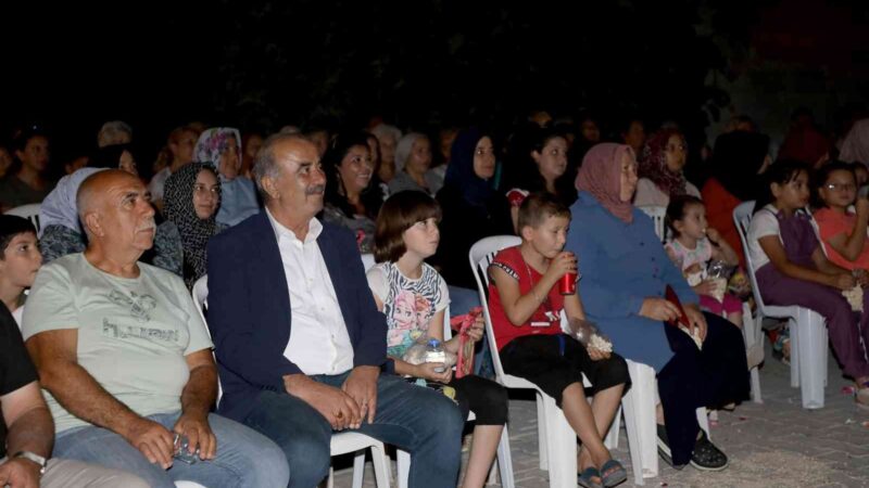 Mudanya’da açık havada Sinema Günleri başladı Mudanya Belediyesi’nin düzenlediği “Açık Havada Sinema Günleri” Hasköy mahallesiyle başladı.