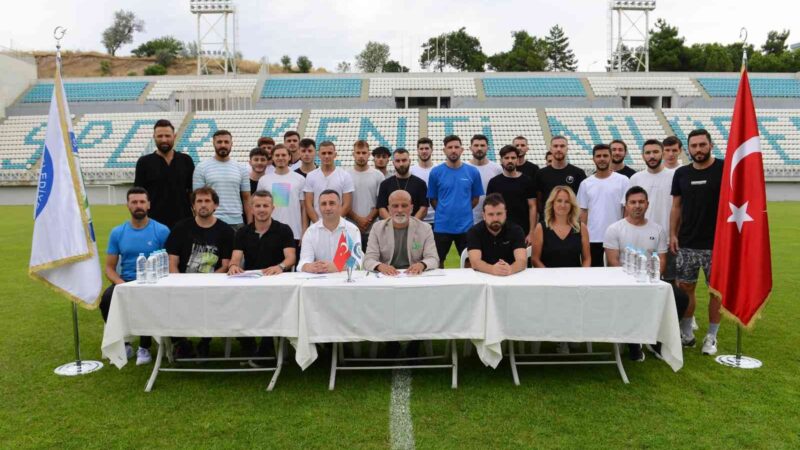 Nilüfer Belediyesi’nin futbol takımından imza şov! Profesyonel ve amatör liglerdeki takımlarıyla sporun birçok branşında kenti başarıyla