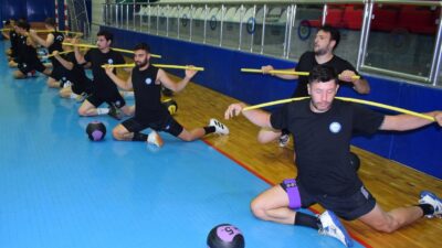 Nilüferli hentbolcular sezona sıkı hazırlanıyor