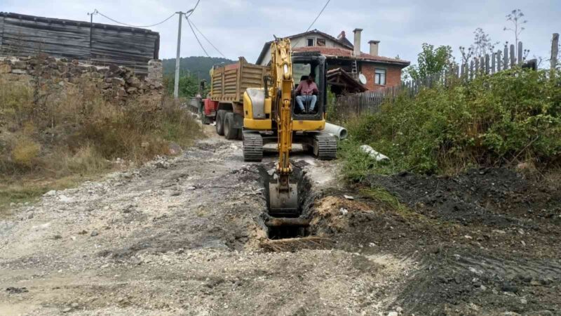 Orhaneli’de altyapı hamlesi Bursa Büyükşehir Belediyesi, Orhaneli’nde içme suyu ve kanalizasyon hamlesi başlattı.