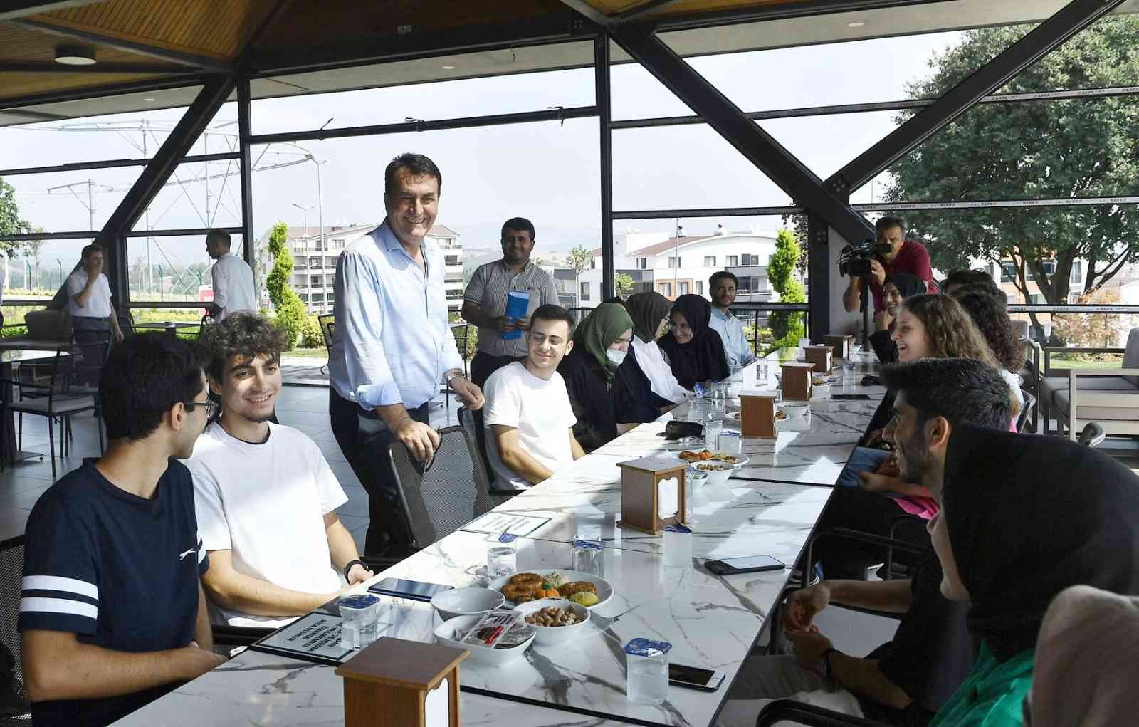 Osmangazi’nin kütüphaneleri ile üniversiteyi kazandılar