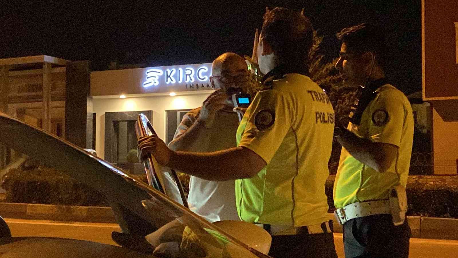 Bursa’da polisin alkollü sürücü ile imtihanı!