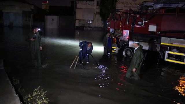 Yaz yağmuru 3 ilde sele neden oldu