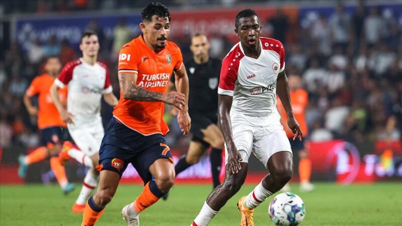 UEFA Avrupa Konferans Ligi play-off turu ilk maçında sahasında Belçika