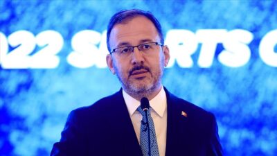 Bakan Kasapoğlu’ndan ‘gençlerimizin yanındayız’ paylaşımı