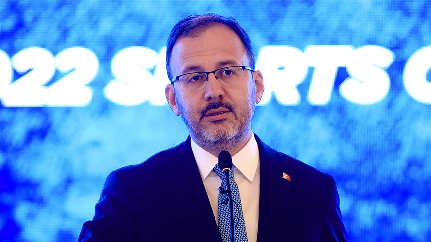 Bakan Kasapoğlu’ndan ‘gençlerimizin yanındayız’ paylaşımı