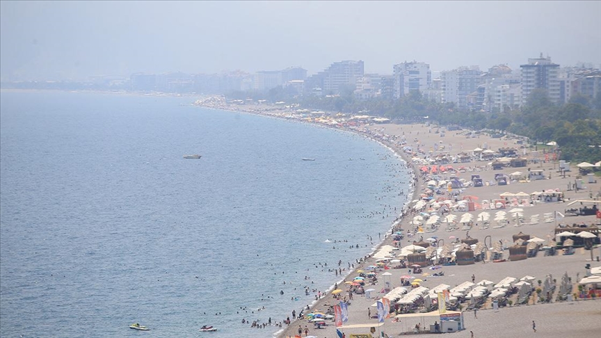 Antalya’da yüksek nem bunalttı