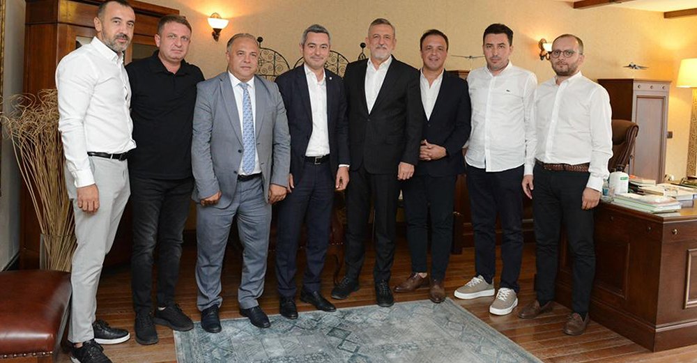 Bursaspor yönetiminden Burkay’a ziyaret