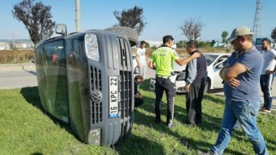 Bursa’da hafif ticari araç yan yattı! Sahibi ehliyetsiz çalışanına kızdı